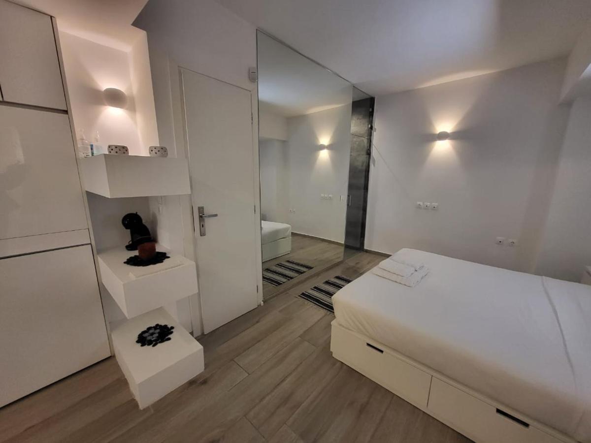 Apartment Near The Center Of Glyfada Athen Eksteriør billede